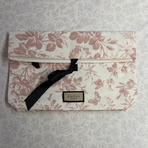 Gucci Beauty Floral Canvas Zip Pouch Clutch